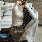 V-neck slim fit solid color long sleeved T-shirt top
