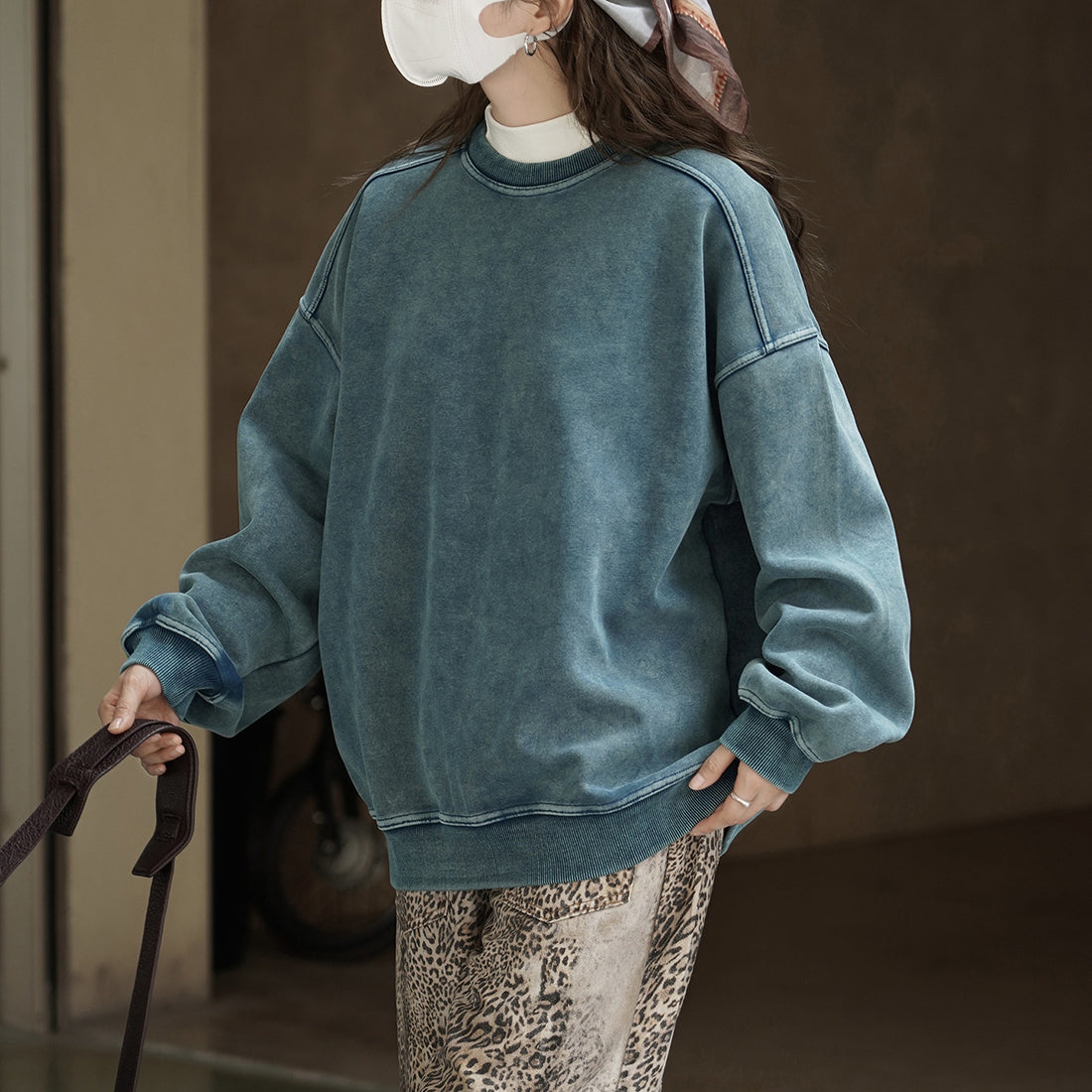 Simple brushed silhouette pullover loose and comfortable sweatshirt