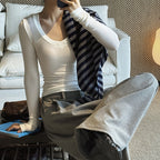 V-neck slim fit solid color long sleeved T-shirt top