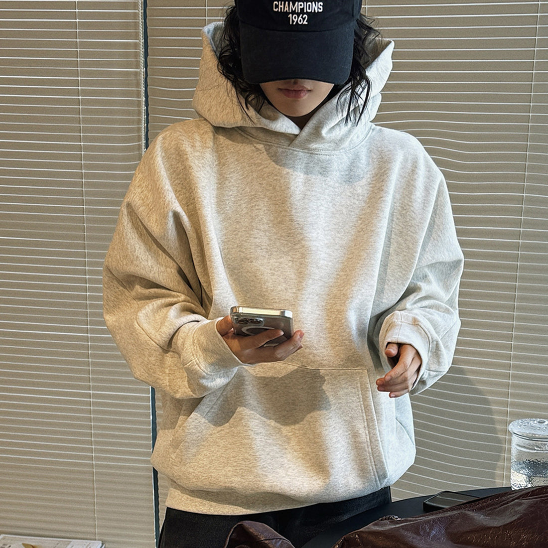 Retro loose long sleeved hooded sweatshirt