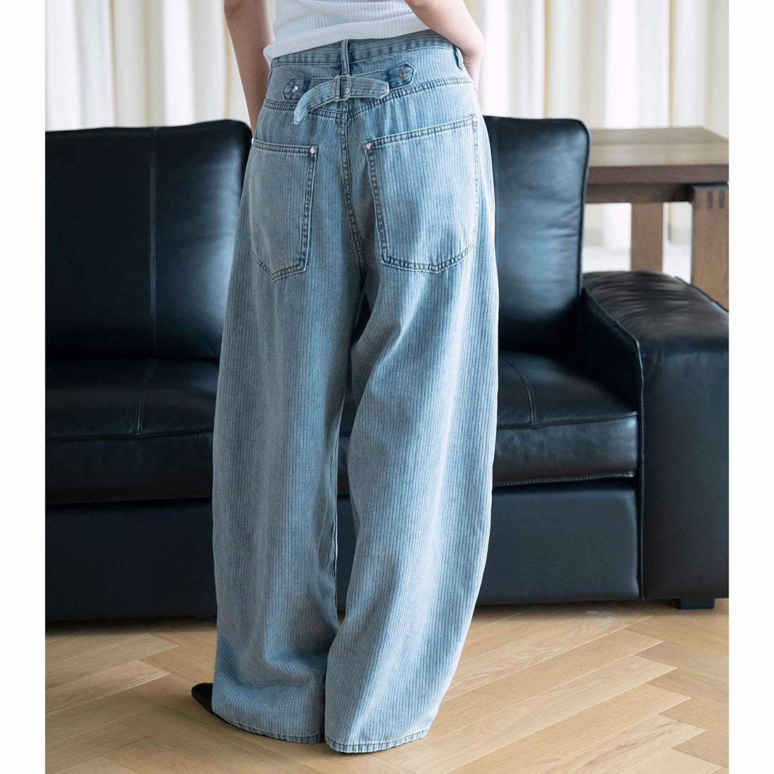Retro high waisted back cross stitched jeans