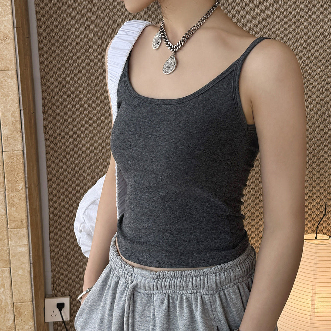 American sporty solid color slim fitting tank top
