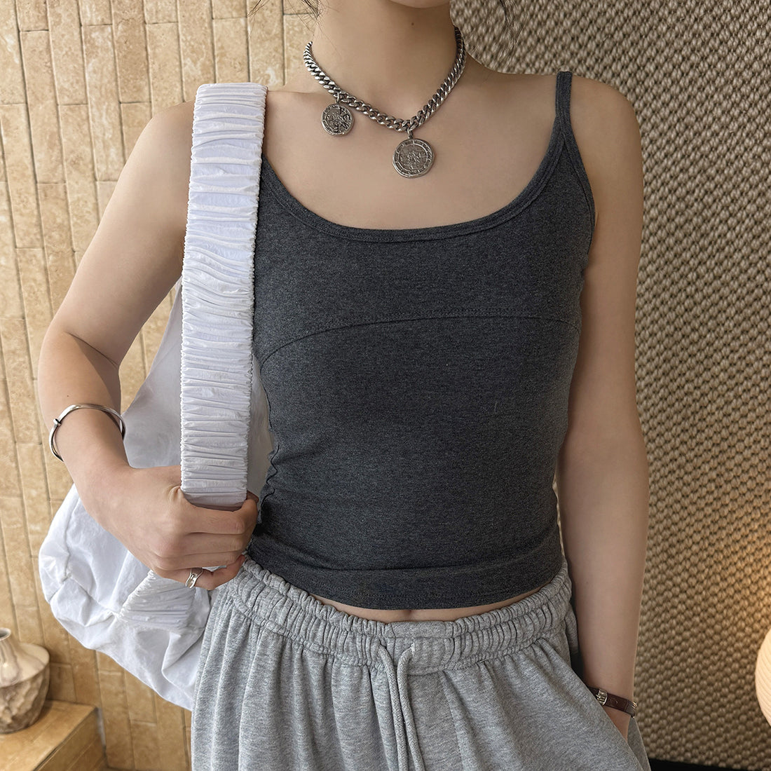 American sporty solid color slim fitting tank top