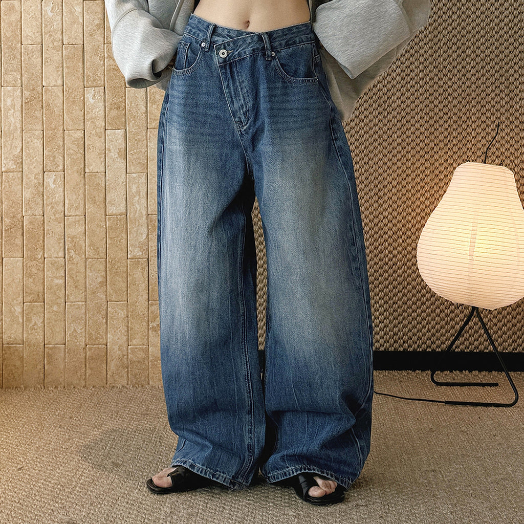 High waist denim jeans, wide leg loose fit, vintage wash