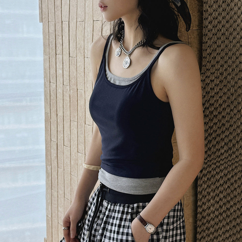 Layered slim fit tank top with stretch fabric and contrast trim