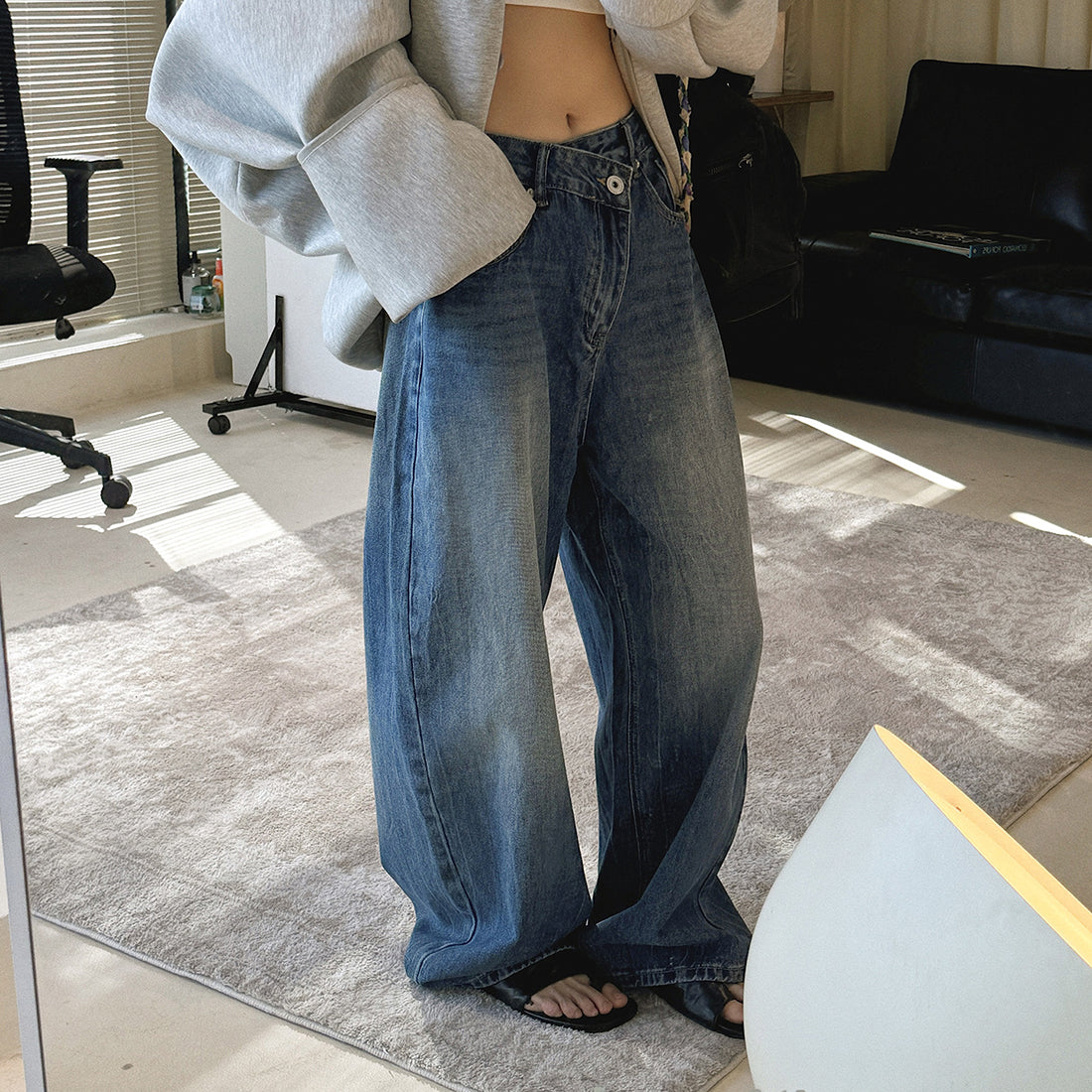 High waist washed wide leg jeans with vintage faded finish